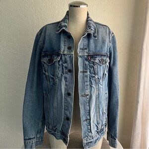 Levi's Trucker Denim Light Wash Jacket Size Small unisex